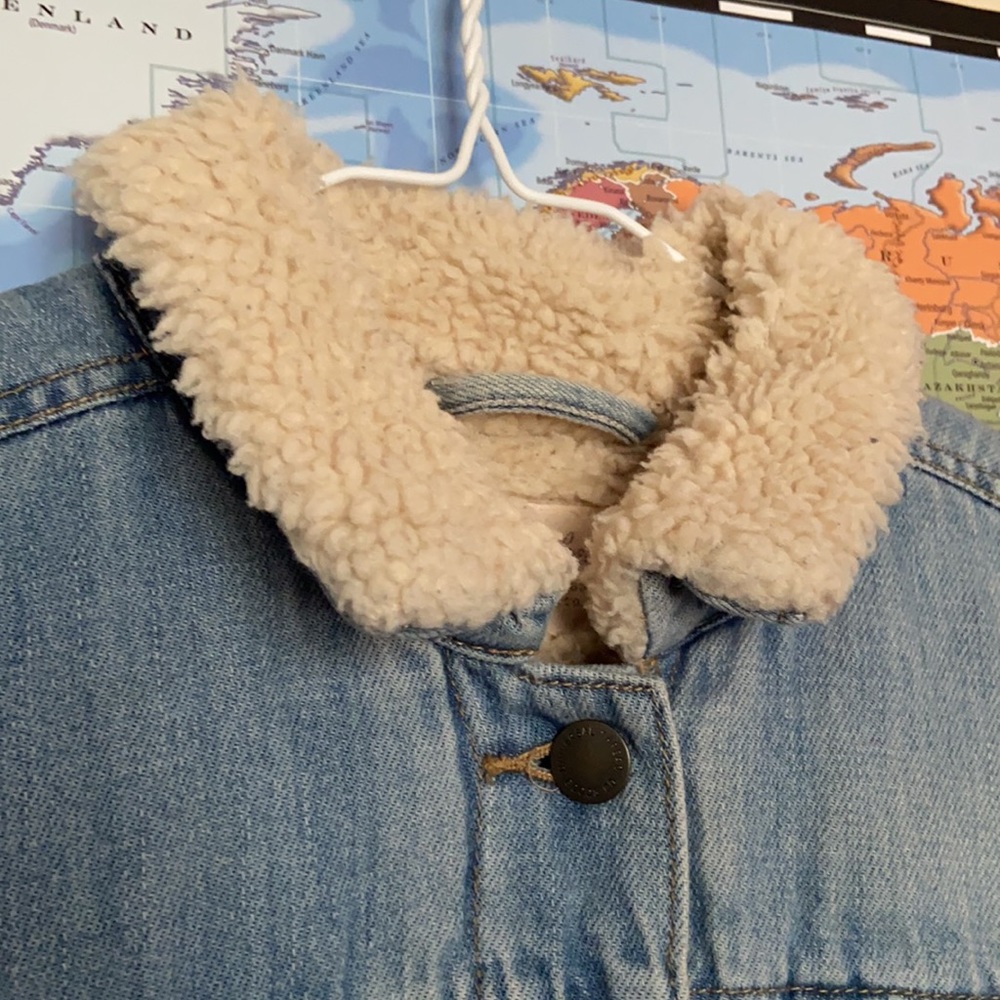 Universal Thread Denim Jean Jacket - Picture 3 of 8